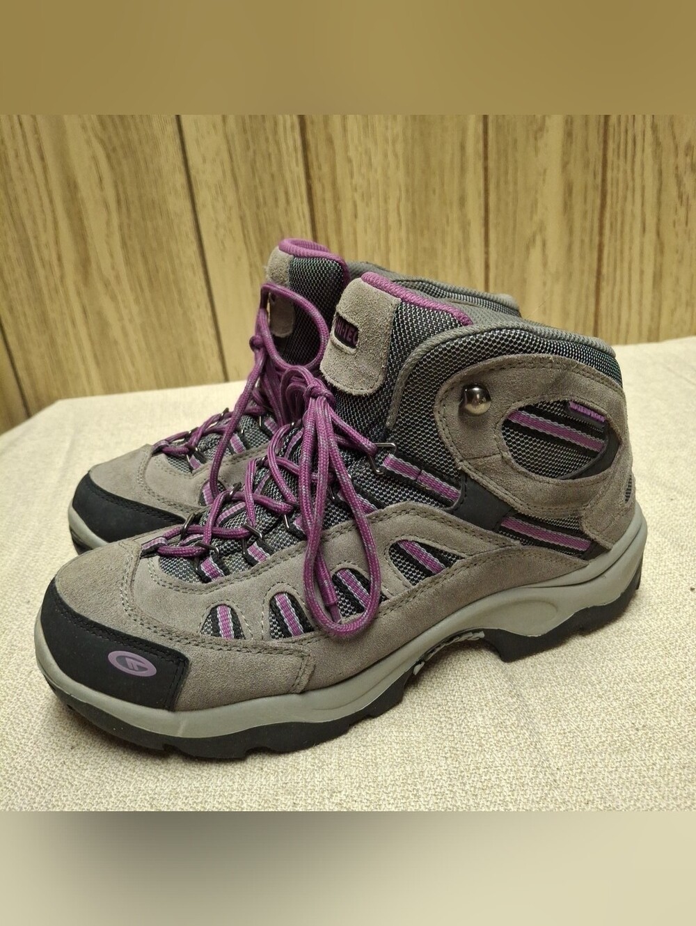 Hi-Tec Bandera Womens Boots Size 9 M Mid Waterproof Hiking Boots